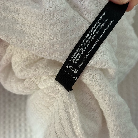 Urban Outfitters Out From Under Waffle Knit Button Up Oversized Thermal Top M - Picture 6 of 7